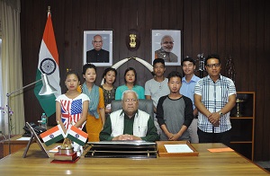 The Governor of Arunachal Pradesh Shri P.B. Acharya with students from Puroik Community at Raj Bhavan, Itanagar on 23rd August 2017.